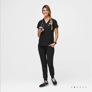 NWT Figs burgundy jogger pants scrub set. Never been worn